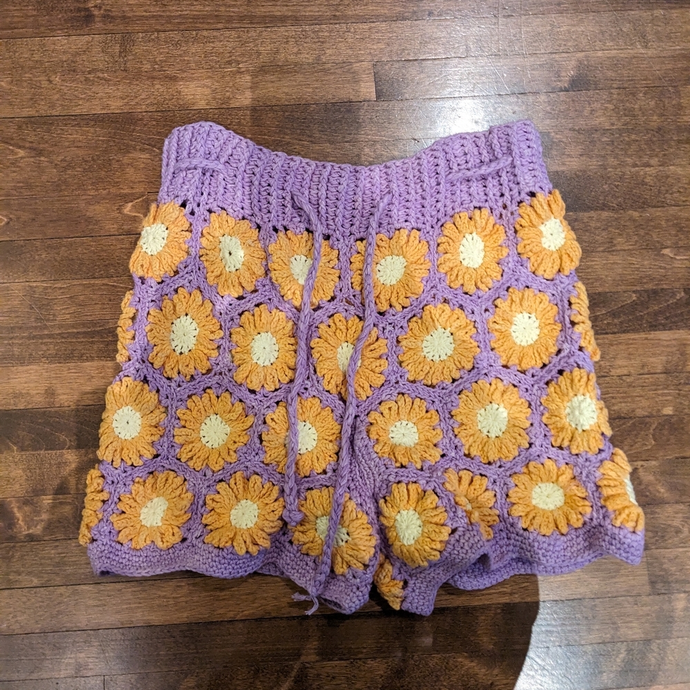 Tach chochet shorts